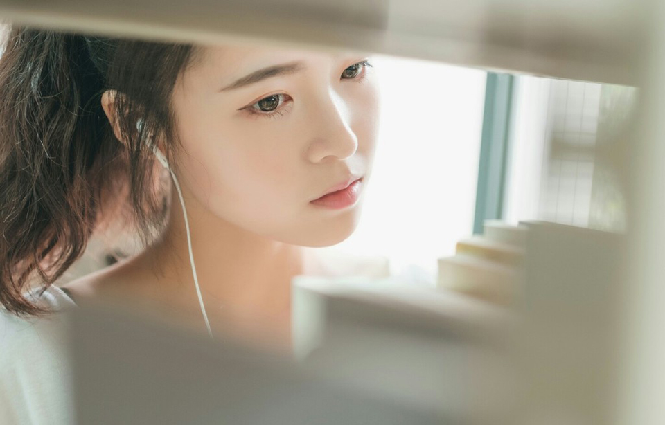 “唉~”